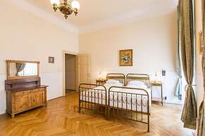 Hotel U Zlateho Jelena