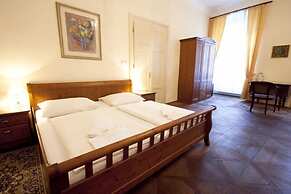Hotel U Zlateho Jelena