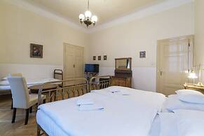 Hotel U Zlateho Jelena