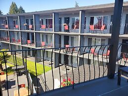 The Port-O-Call Inn & Suites