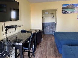 The Port-O-Call Inn & Suites