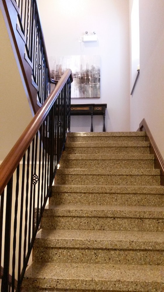 Western Hotel & Executive Suites
