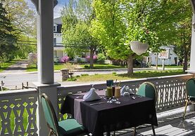 Auberge Lakeview Inn