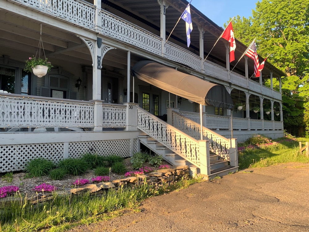 Auberge Lakeview Inn