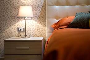 Mikale Rooms