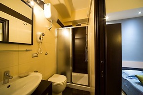 Mikale Rooms