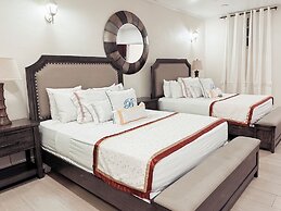 Beachcombers Hotel