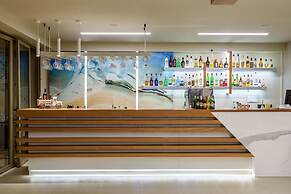 Marinos Beach Hotel