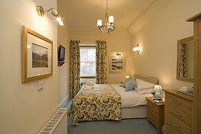 Loch Leven Hotel & Distillery
