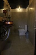 Hira Guest House