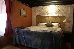 Hira Guest House