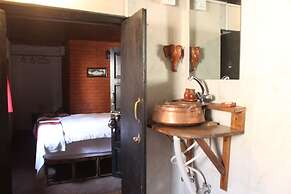 Hira Guest House