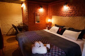 Hira Guest House