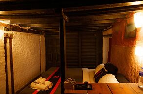 Hira Guest House
