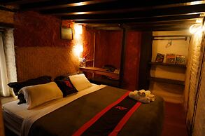 Hira Guest House