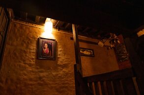 Hira Guest House