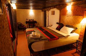 Hira Guest House