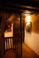 Hira Guest House