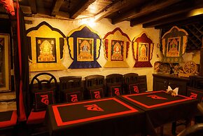 Hira Guest House