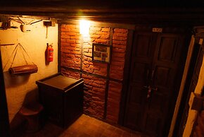 Hira Guest House