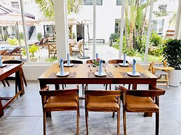 Sea Breeze Resort