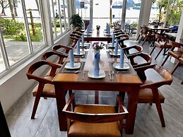 Sea Breeze Resort