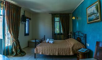 Epavlis Boutique Suites