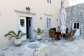 Orka Apartments