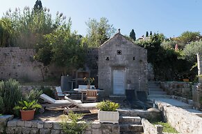 Orka Apartments