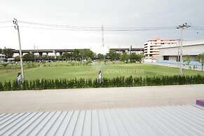 Eazy Motel Bangna