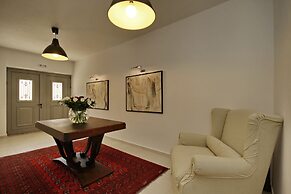 Aloe Luxury Apartments & Suites