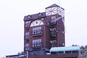 Hyacinth Pension