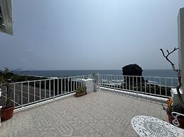 Ming-Jun Holiday Inn