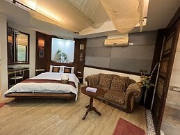 Ming-Jun Holiday Inn