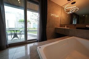 Hotel Amare