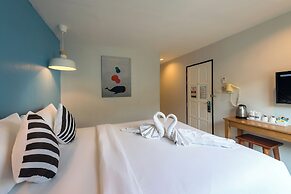 Tiya House Rooms & Cafe