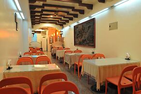Hua Guo Hotel