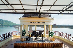 Champasak Grand Hotel
