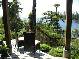 Reef Point Oceanfront B & B