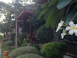 Khum Laanta Resort