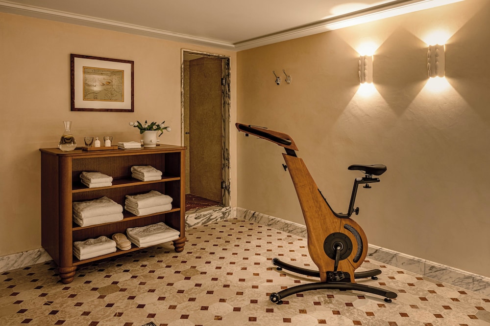 Saint James Paris - Relais & Chateaux