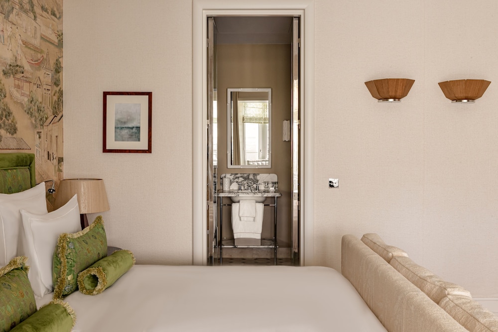 Saint James Paris - Relais & Chateaux