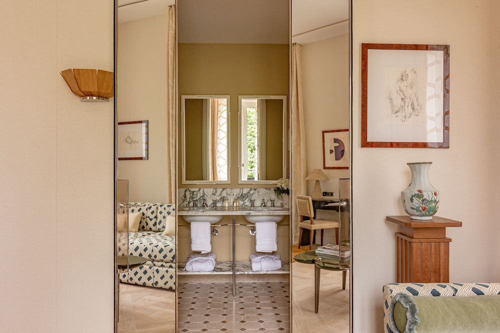 Saint James Paris - Relais & Chateaux