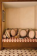 Saint James Paris - Relais & Chateaux