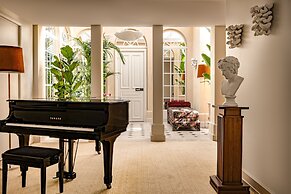 Saint James Paris - Relais & Chateaux