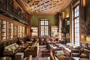 Saint James Paris - Relais & Chateaux