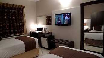 Hotel 2001