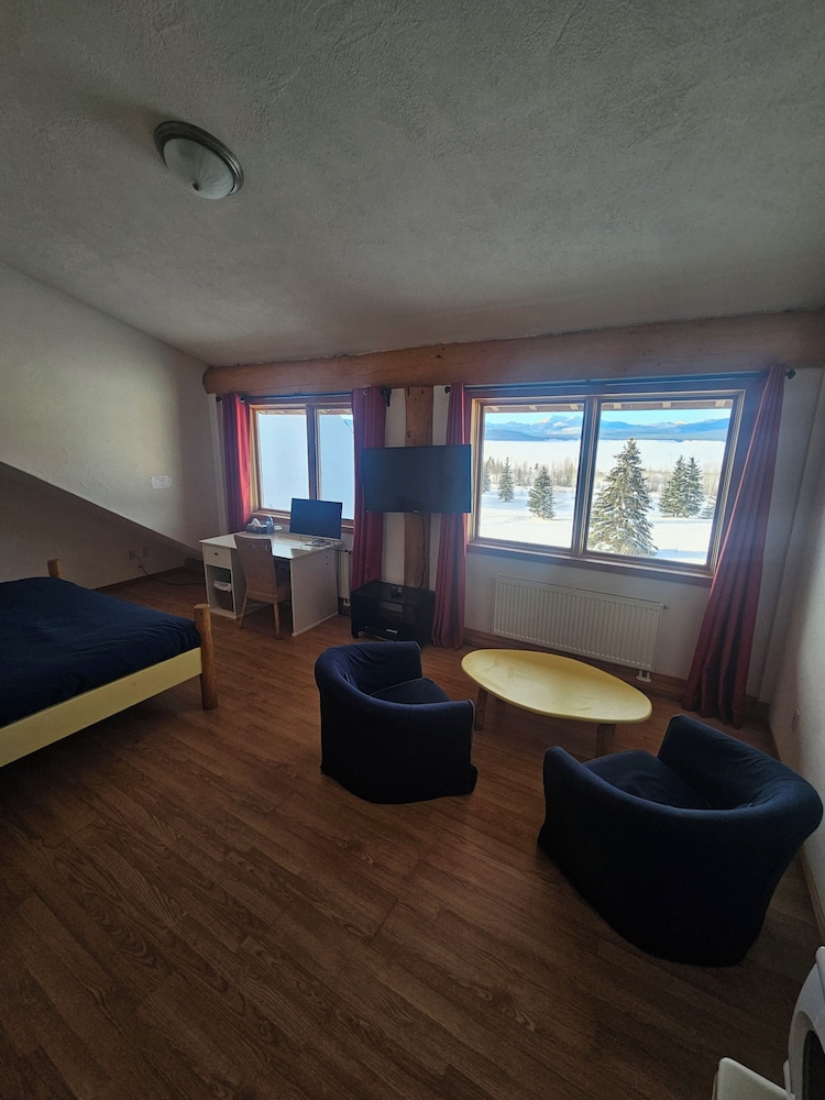 Williston Lake Resort
