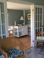 Greenwich Moonlight Bay Cottage