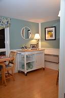 Greenwich Moonlight Bay Cottage